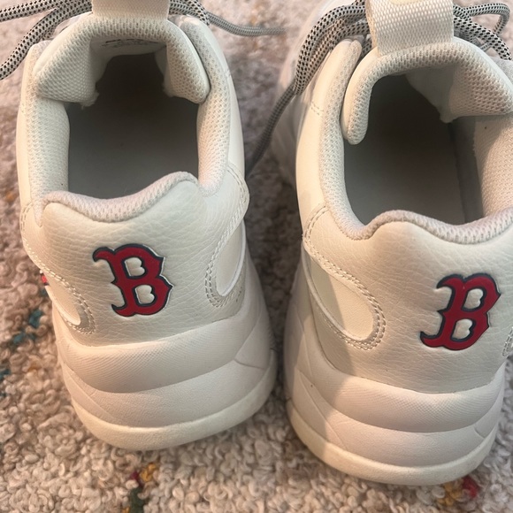 MLB “Boston” Chunky heel Gym Shoe Size 7 - Picture 4 of 10